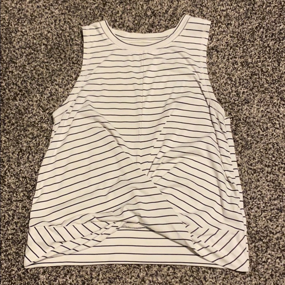 Breathe ON Twist-Hem Cropped Tank Top